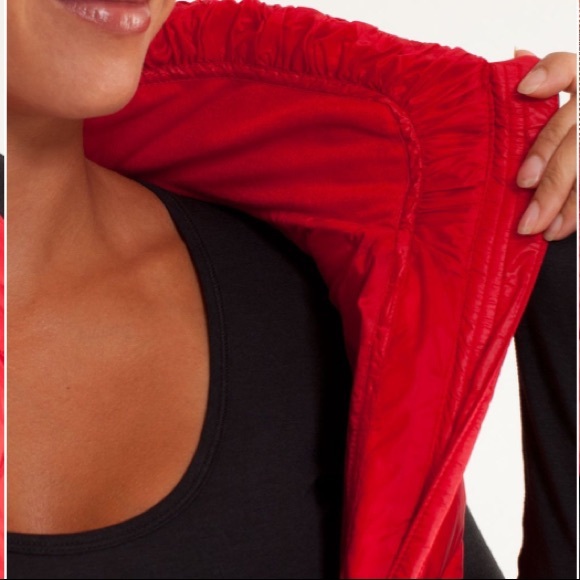 Lululemon Down Town Down Vest in Currant Red size 8 - Picture 5 of 16